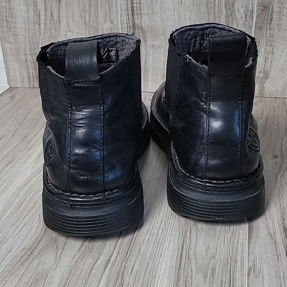 Dr. Martens fair please